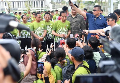 Komunikasi Publik Era Jokowi: Gaya Berbeda dengan Banyak Catatan