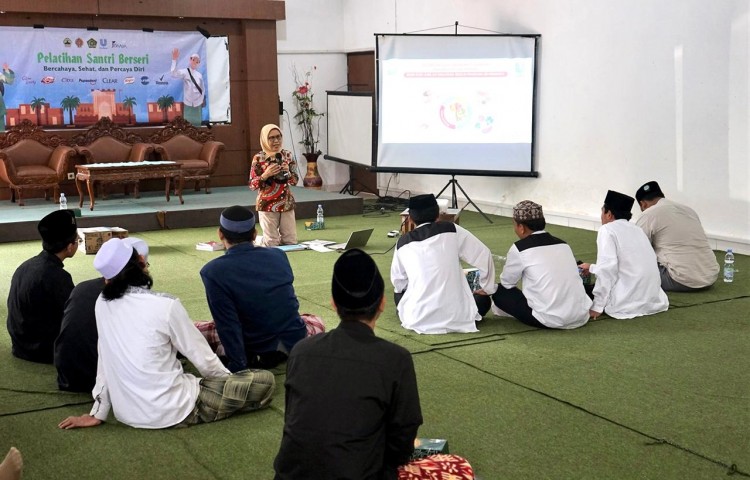 Unilever Indonesia Mengadakan Edukasi PHBS di Pesantren Lewat Program “Santri Berseri”